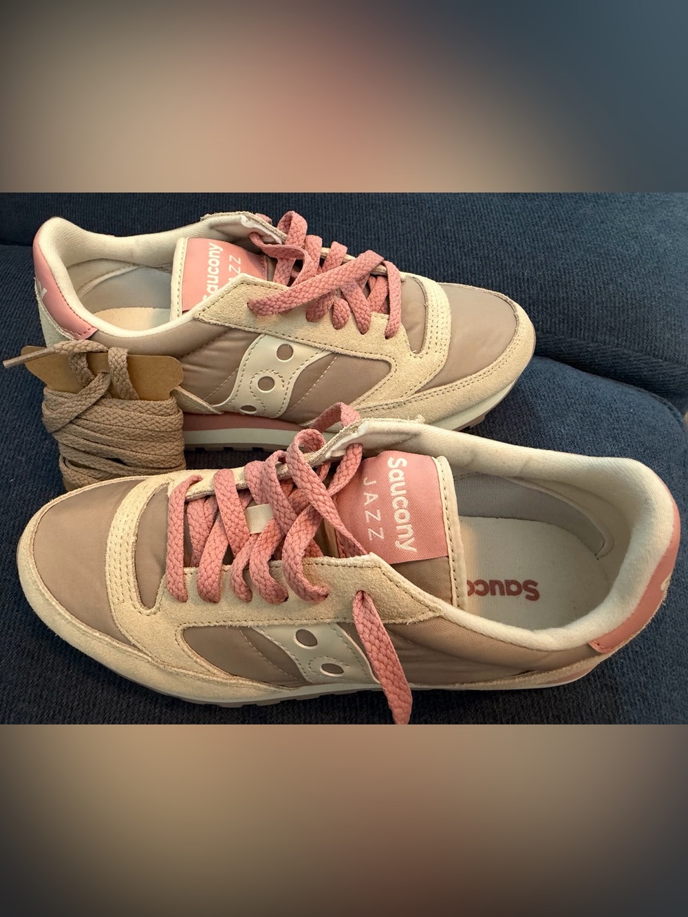 VVEUC Saucony Pink & Cream Jazz Retro Runner Sneakers SZ8